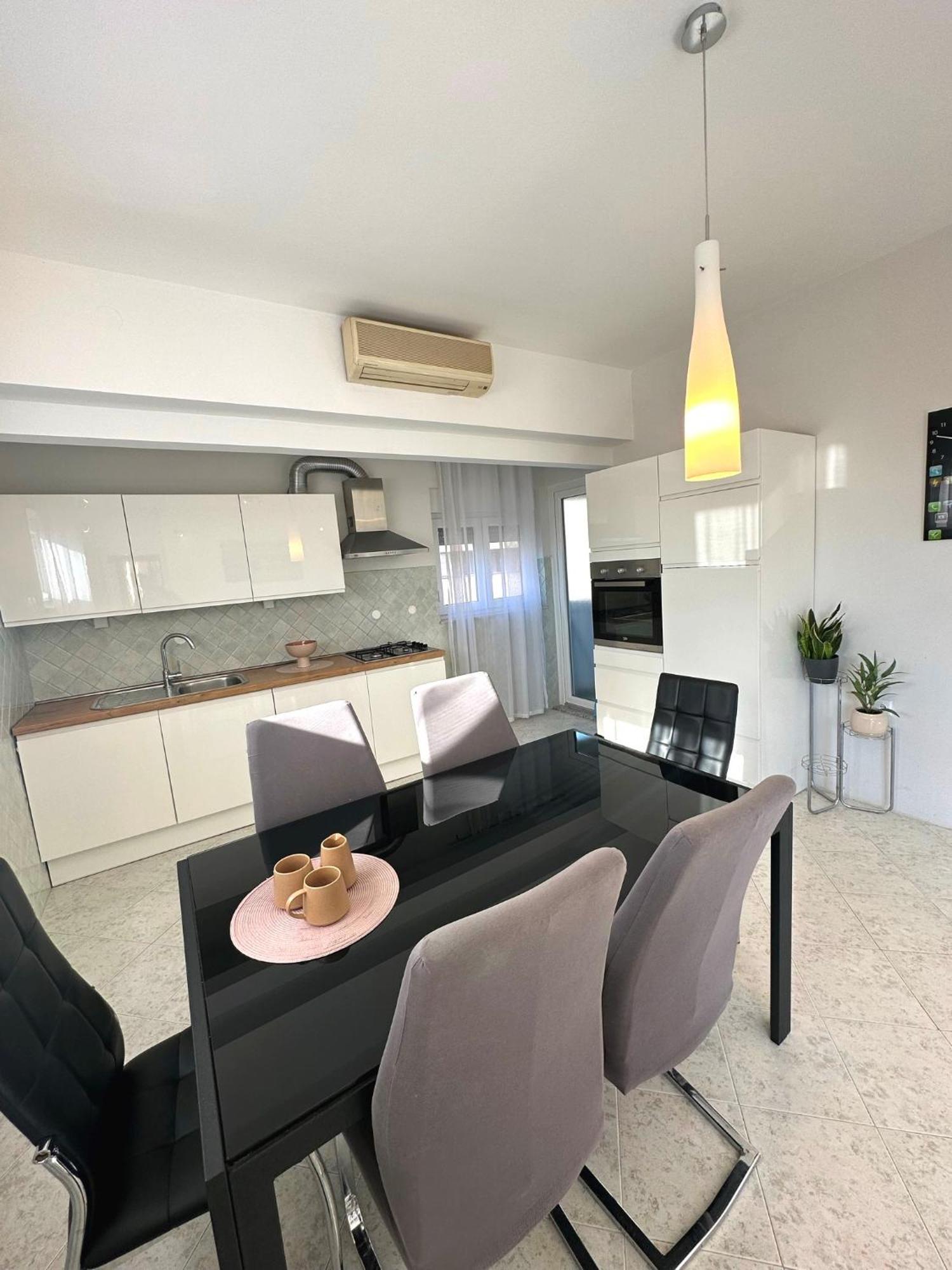 Spacious 3Bdr App In Center "Sunny Bayside" ซาดาร์ ภายนอก รูปภาพ